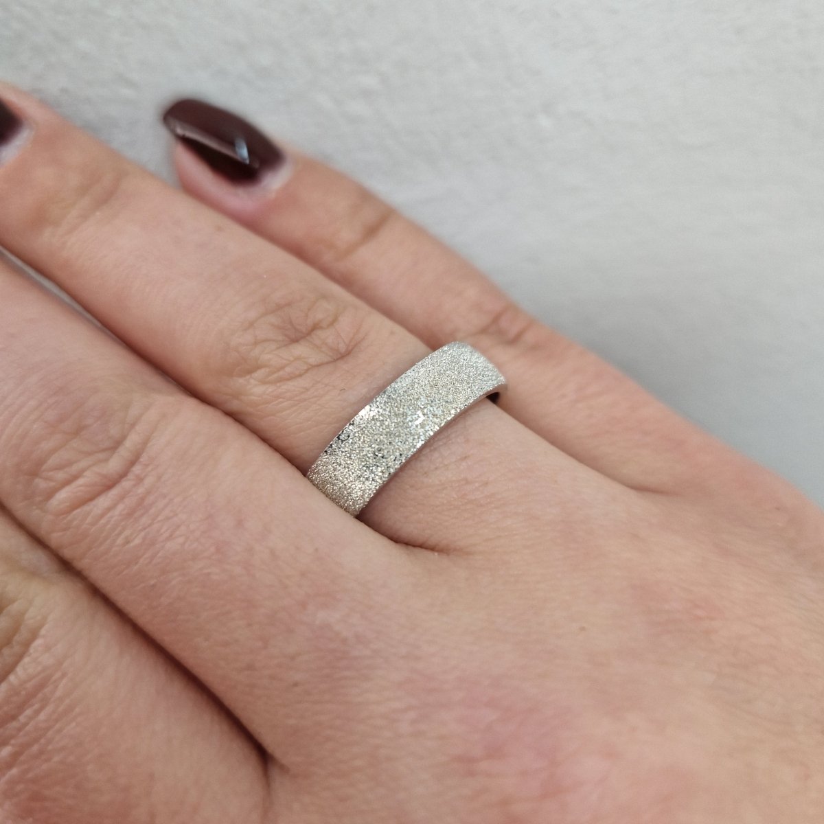 Förlovningsring i äkta silver glittrande design