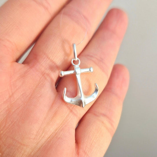 Ankare tillverkad i massivt sterling silver 925.