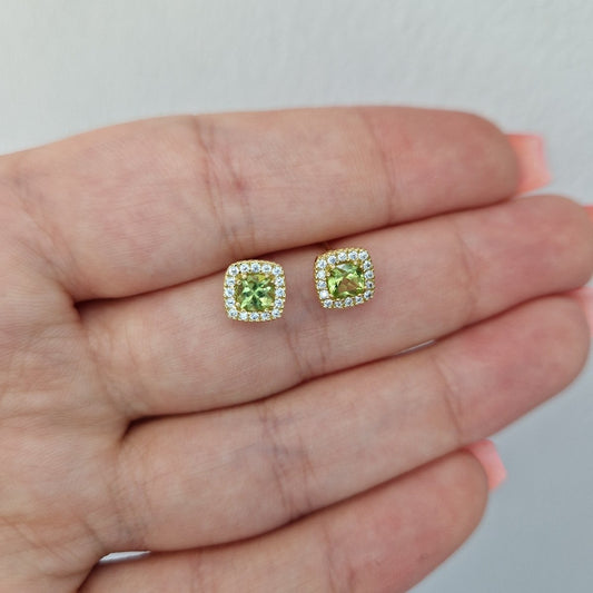 Carmose örhängen med Peridot sten 18k guld