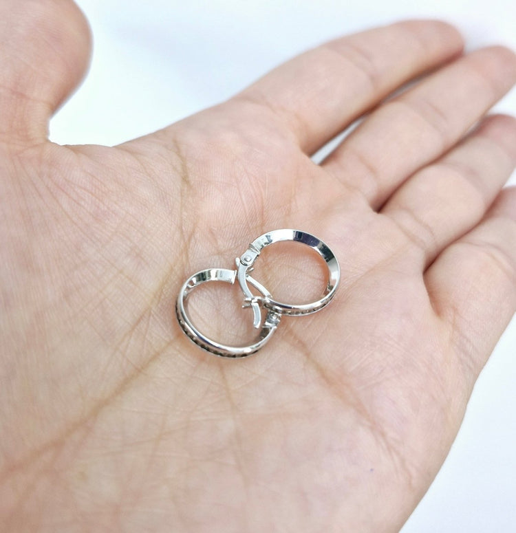 Creoler med stenar 18k vitguld
