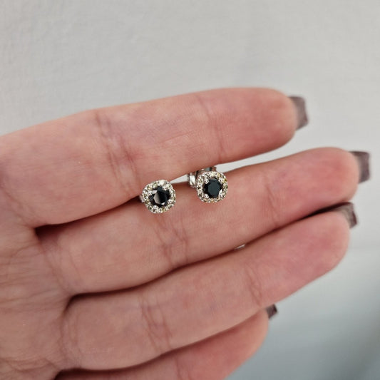 Diamant örhängen med svart diamant i 18k vitguld
