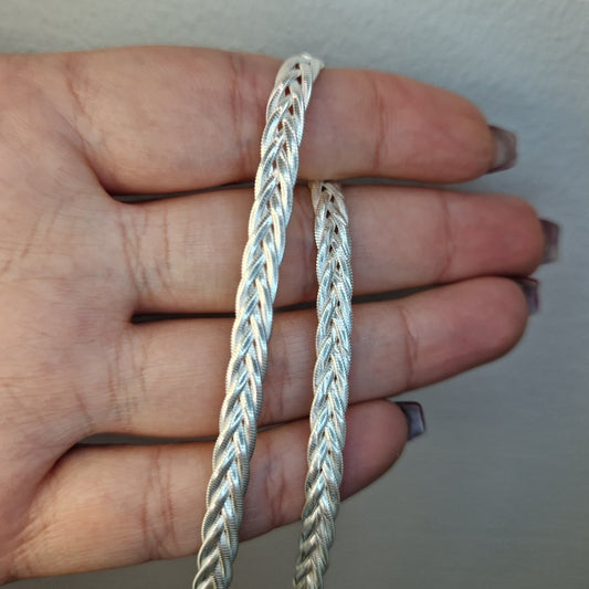 Flätat silver halsband