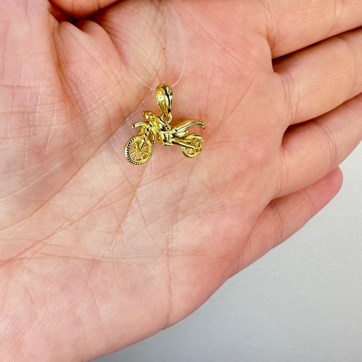 Hängsmycke motocross guldpläterad