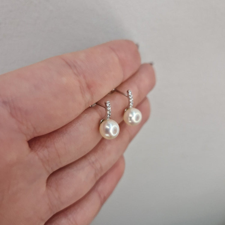 Örhängen 18k vitguld pärlor & stenar