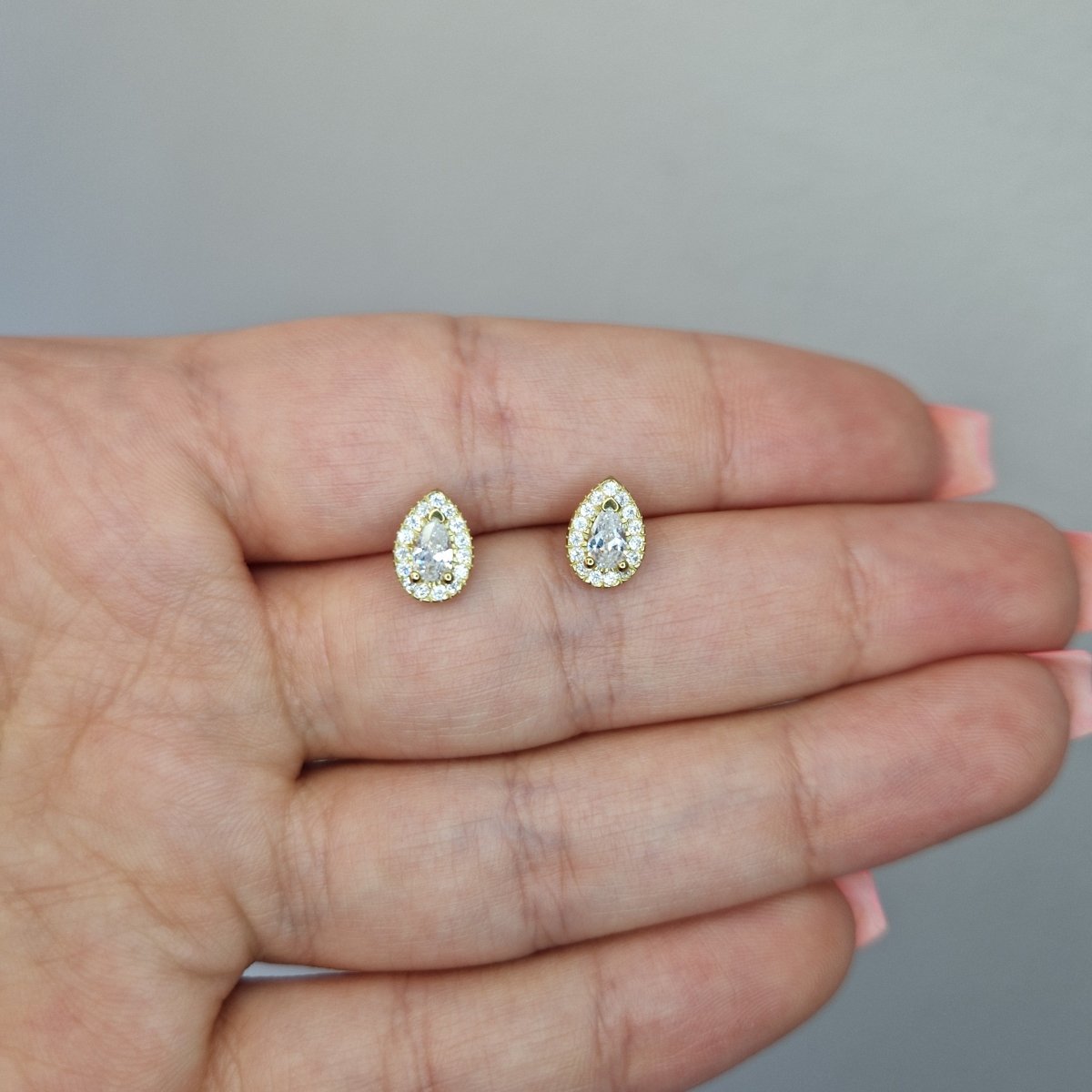 Örhängen dropp formade med stenar