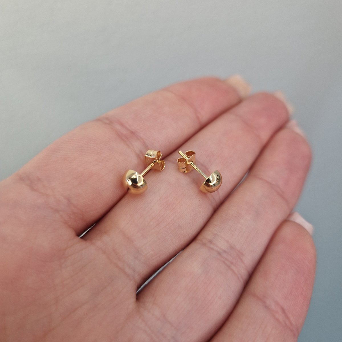 Örhängen halv kula 18k guld