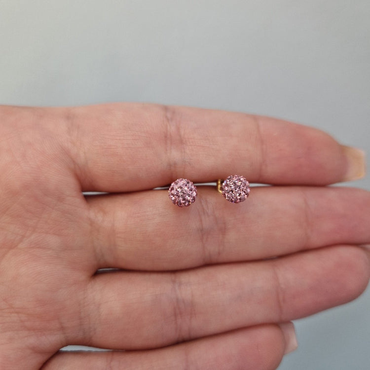 Örhängen med kulor rosa kristaller
