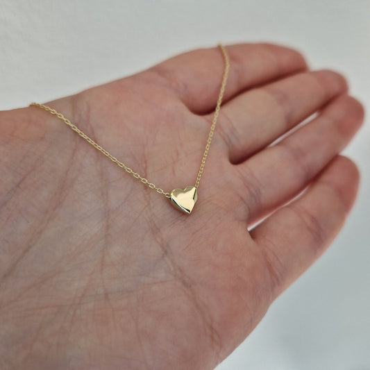 Stilrent hjärta med kedja 18k guld