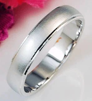 Förlovningsring i äkta silver matt
