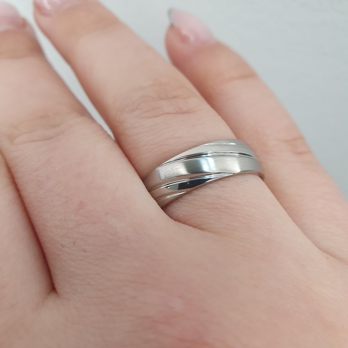 Förlovningsring vriden matt och blank design