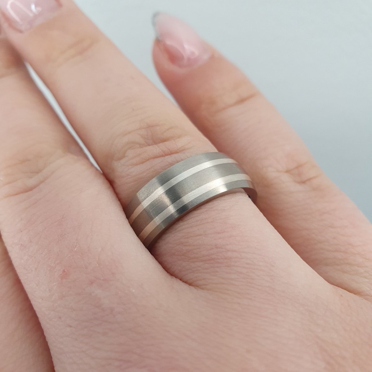 Förlovningsring i äkta silver och titan