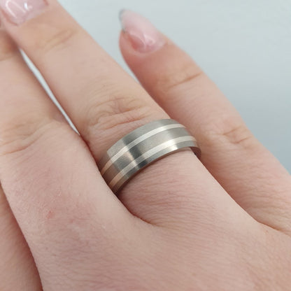 Förlovningsring i äkta silver och titan