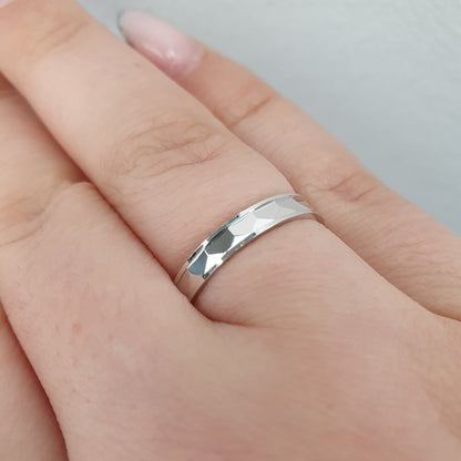 Förlovningsring i äkta silver unik design