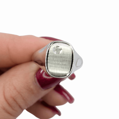 Klackring oval i 18k vitguld med diamant