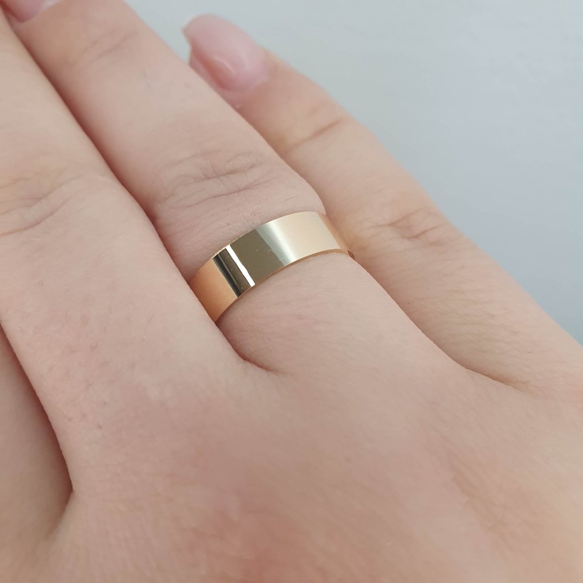 Klassisk förlovningsring i 18k guld