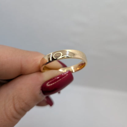 Klassisk och romantisk förlovningsring i 18k guld 