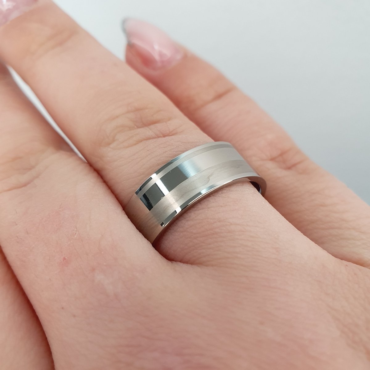 Titan förlovningsring blank med matt design