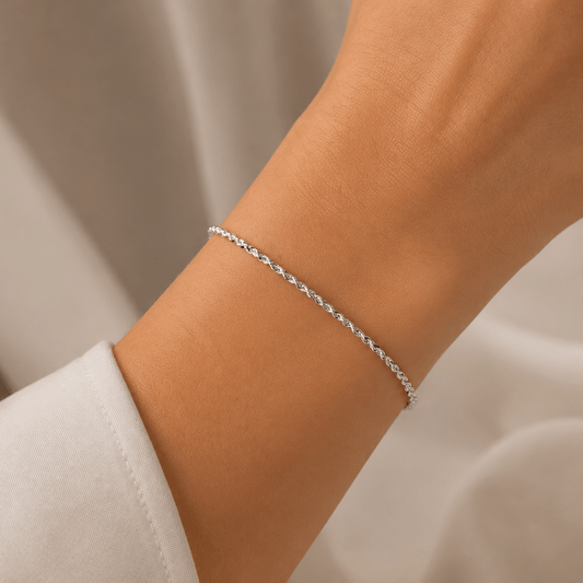 Armband Singapore tillverkad i 18k vitguld. Ett utav dem glittriga guldkedjorna på marknaden.