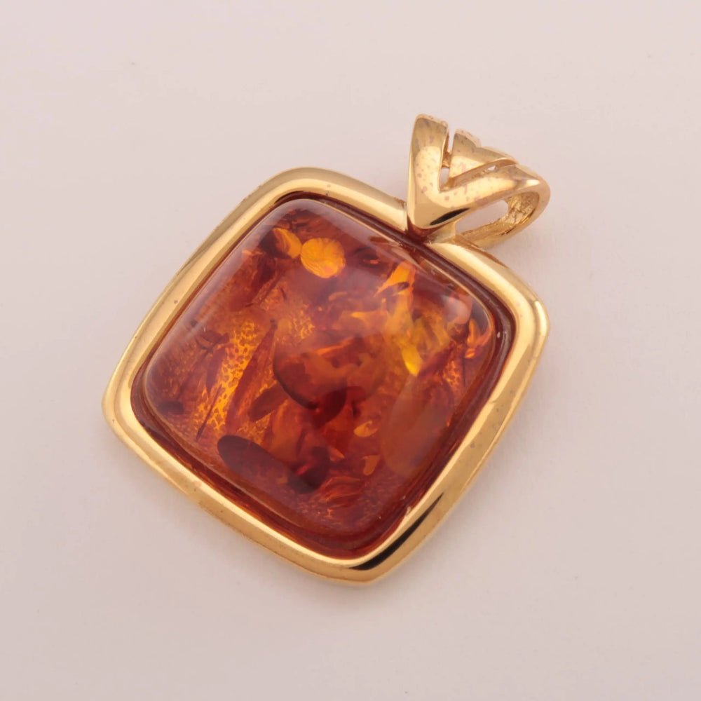 Bärnstens hänge i förgyllt sterling silver