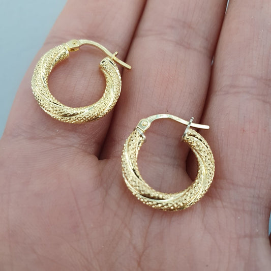 Creoler 18k guld med fint mönster