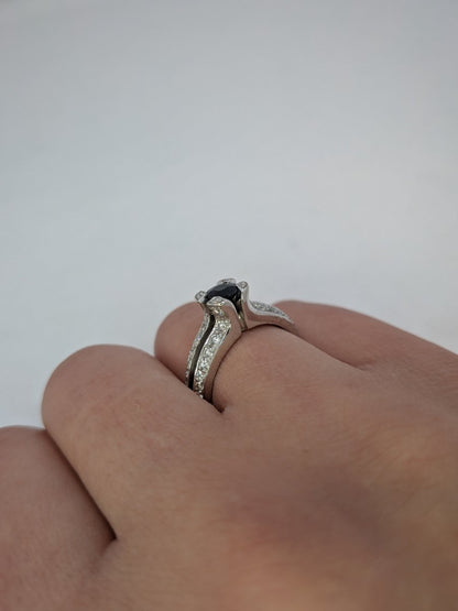 Diamantring med safir 18k vitguld 0,56ct