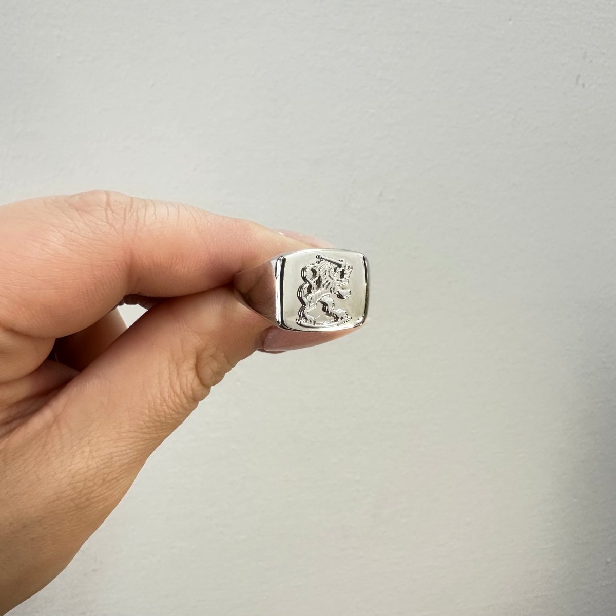 Finska Lejon klackring äkta silver