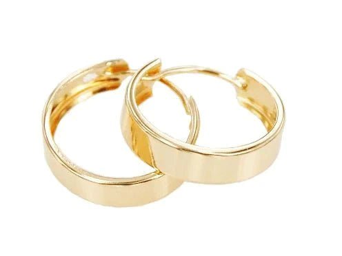 Stilrena guld creoler kantiga