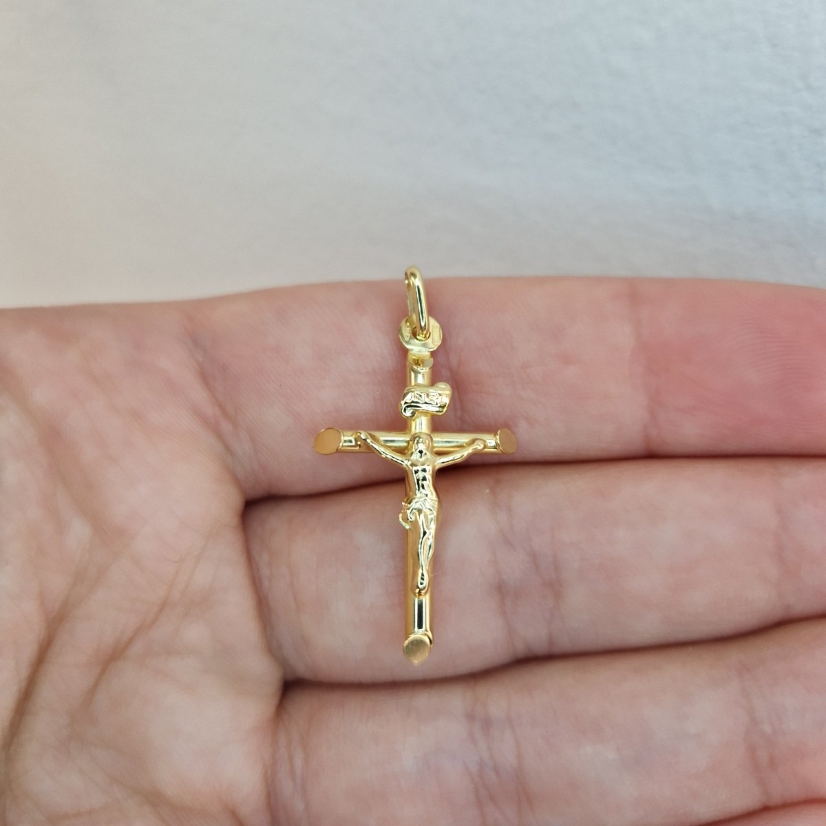 Guldhänge kors med Jesus 18k guld