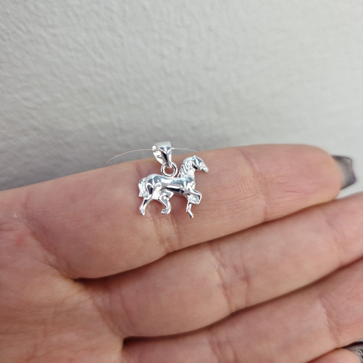 Hängsmycke häst i silver