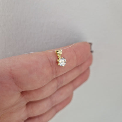 Hängsmycke med cubic zirkonia