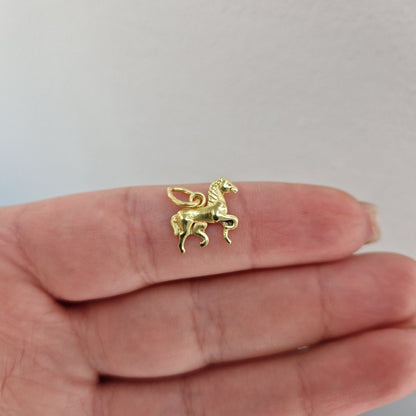 Hängsmycke häst i äkta guld