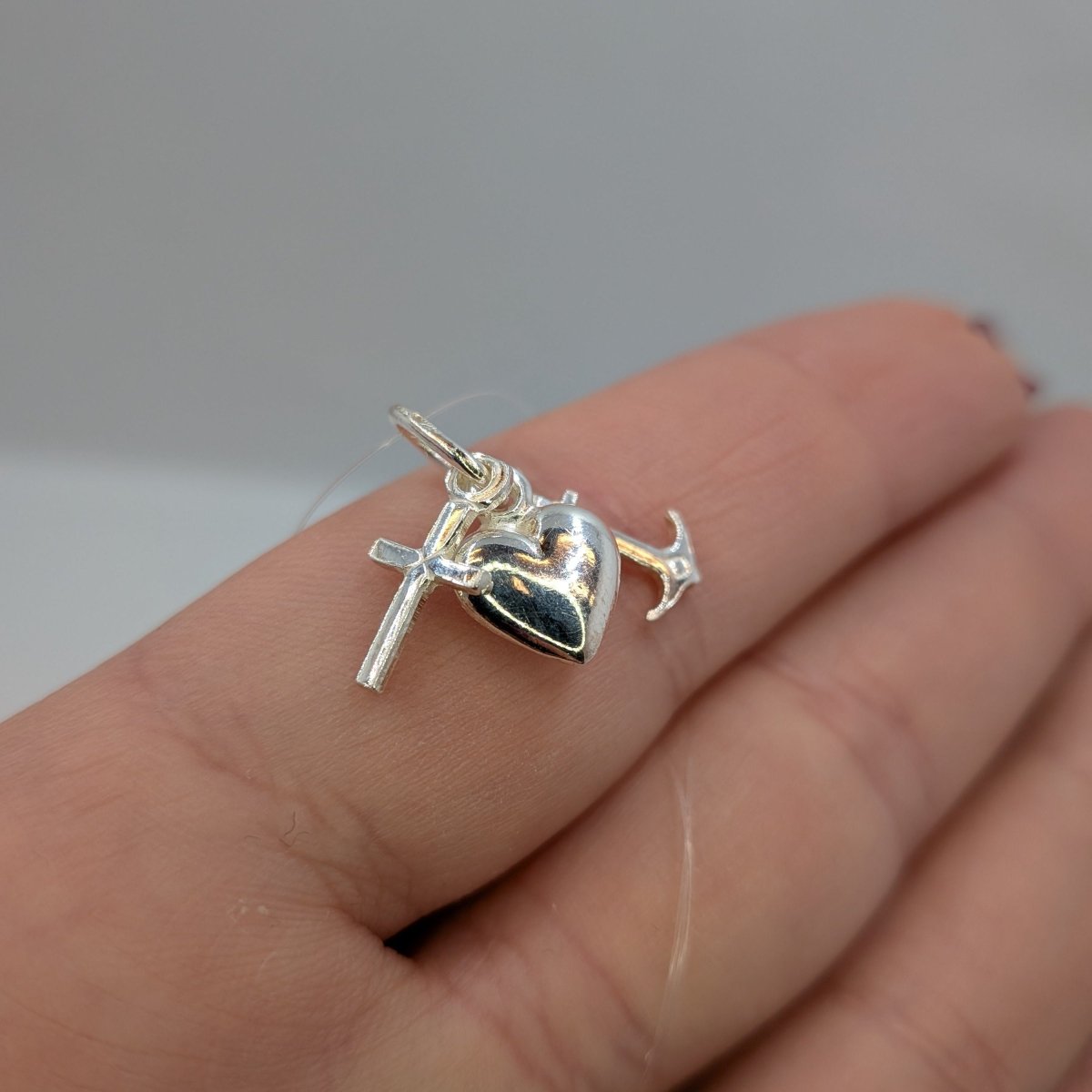 Hängsmycke Tro Hopp Kärlek i äkta silver