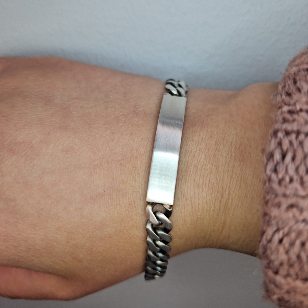 ID-armband pansar oxiderad 7,5 mm – Silverarmband med klassisk design - Guldklippet.se