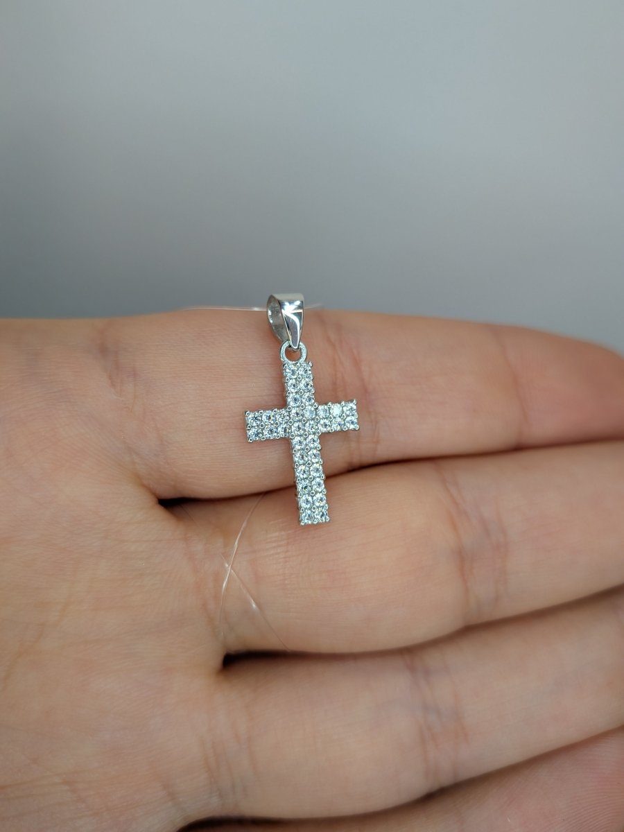 Kors 18k vitguld med stenar