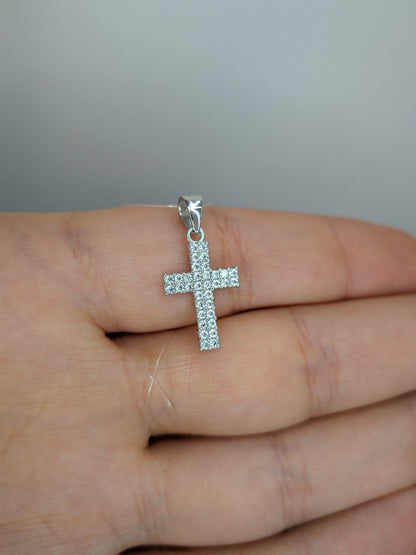 Kors 18k vitguld med stenar