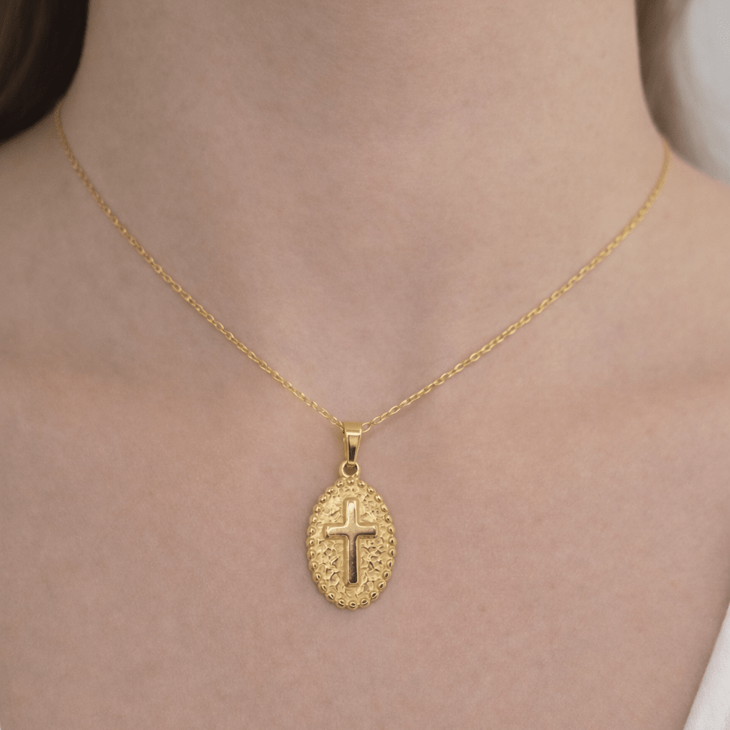 Kors halsband med platta i rostfritt stål - 18k guldpläterad