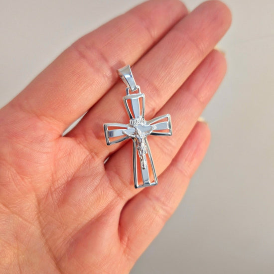 Kors med Josef matt &amp; blankt med Jesus. Korset tillverkat i sterling silver.