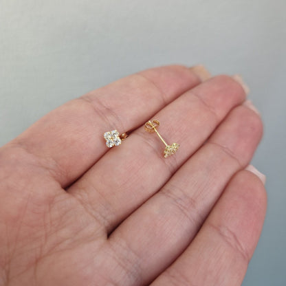 Örhängen 18k guld med fyra kristaller