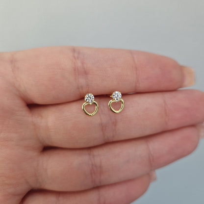 Örhängen 18k guld med kristall och ett guld hjärta