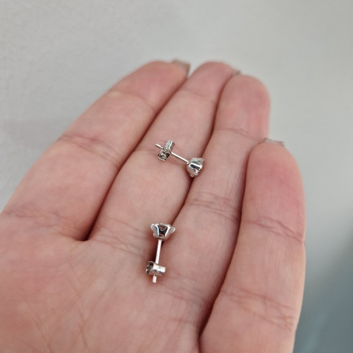 Örhängen - Enstensörhängen 18k vitguld