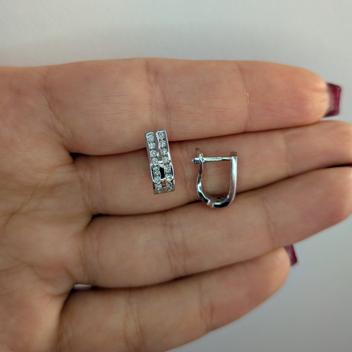 Örhängen två rader diamanter 18k vitguld