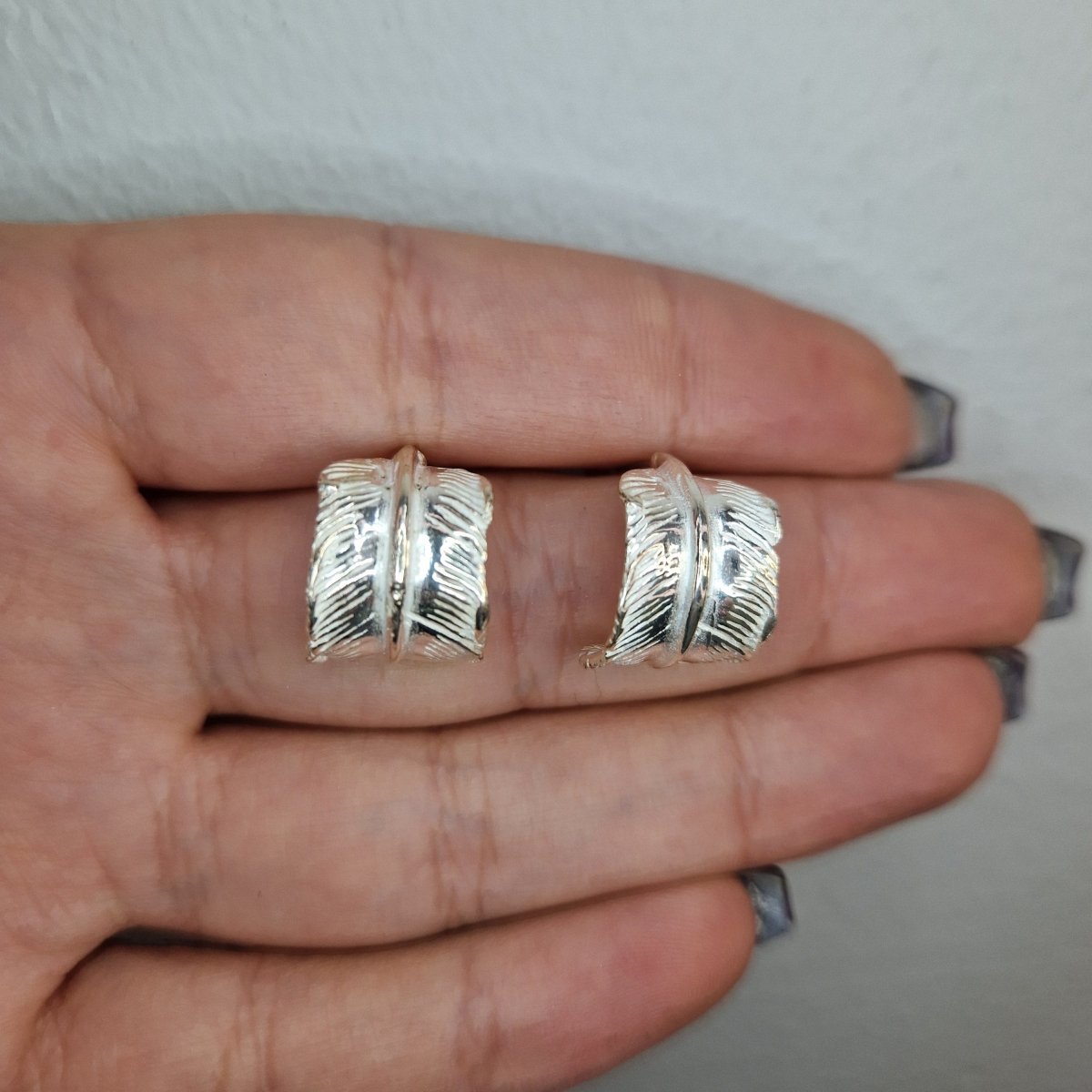 Örhängen fjäder i äkta silver