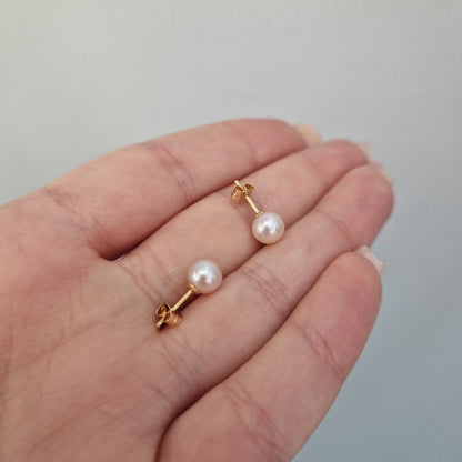 Pärlörhängen rosa 18k guld 6-6,5mm