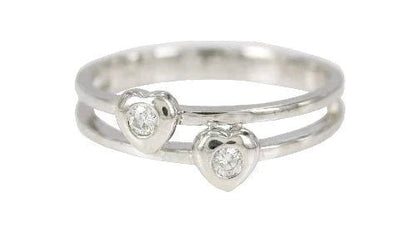 Ring i 18k vitguld med två diamanter