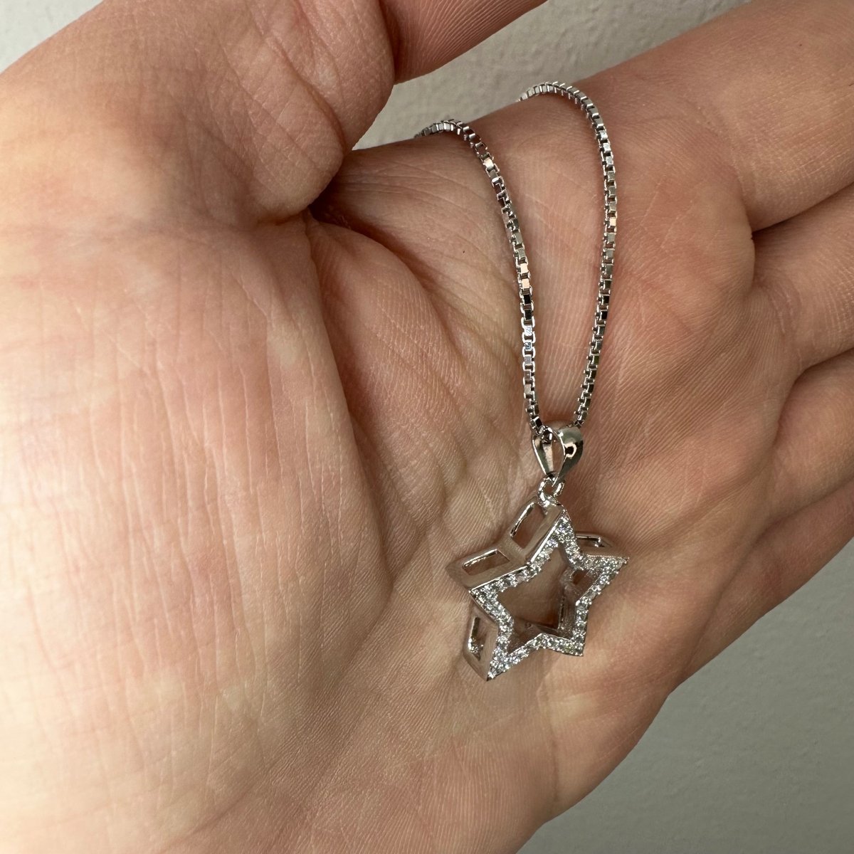 Silverhalsband stjärna