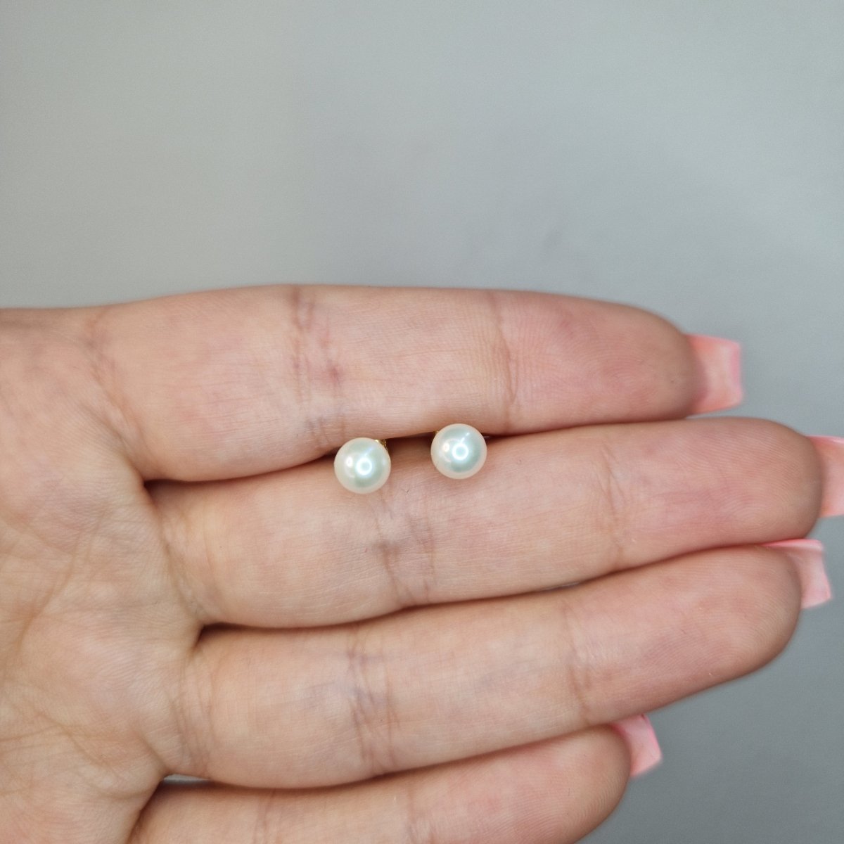 Sötvattenspärlor 5,5mm i 18k guld