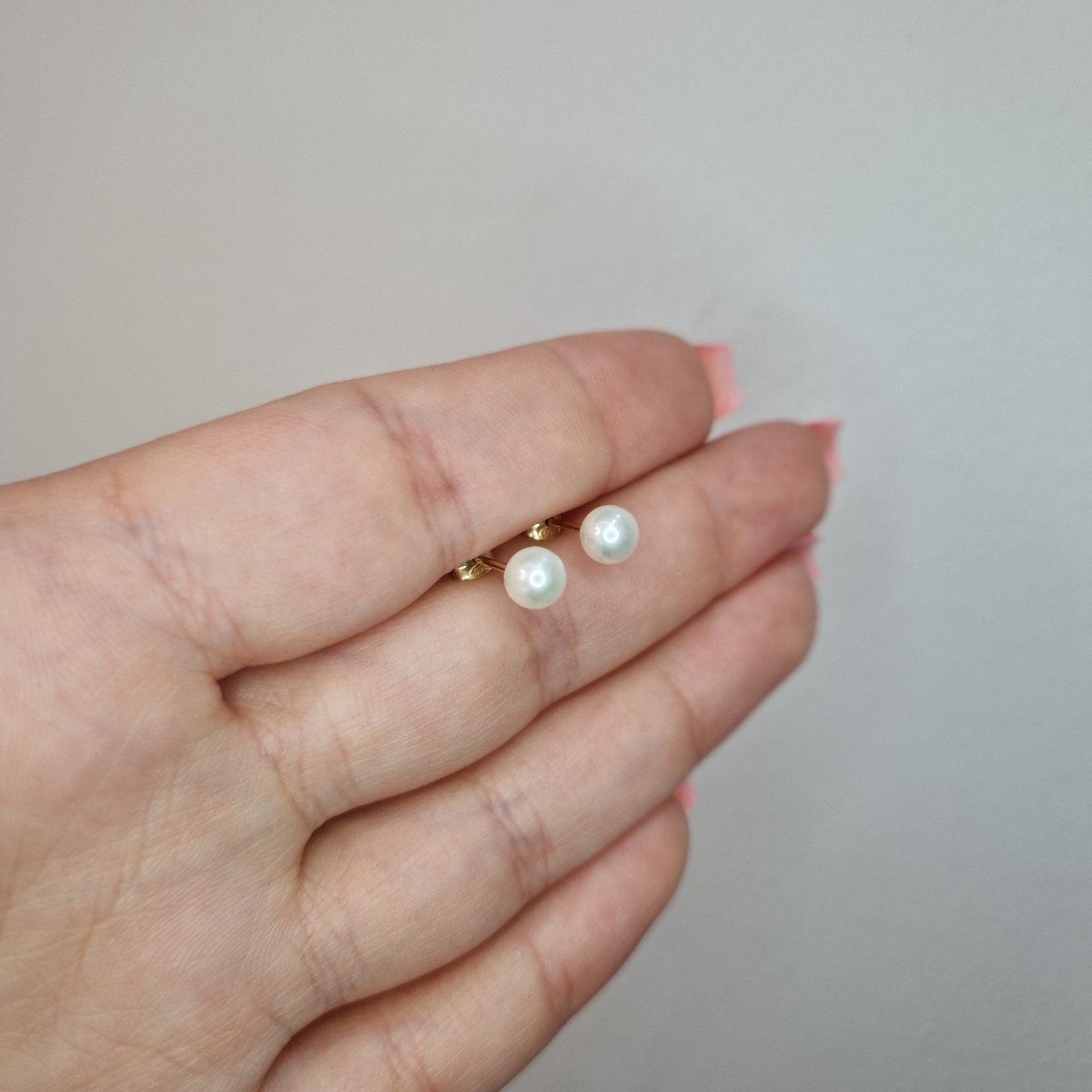 Sötvattenspärlor 5,5mm i 18k guld