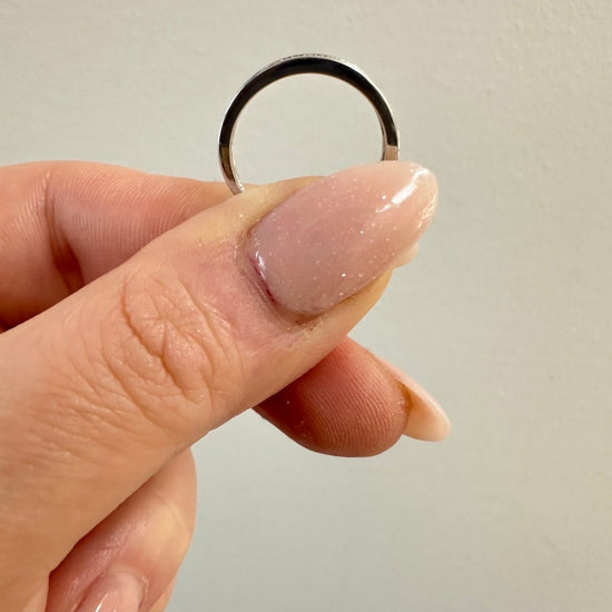 Vitguld ring med 23 diamanter
