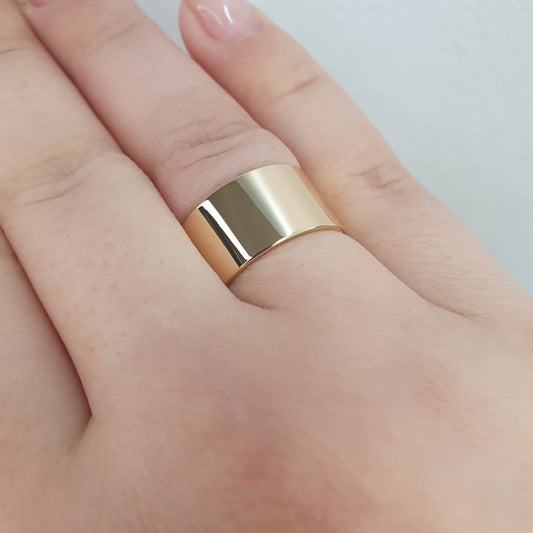 Bred förlovningsring i 18k guld