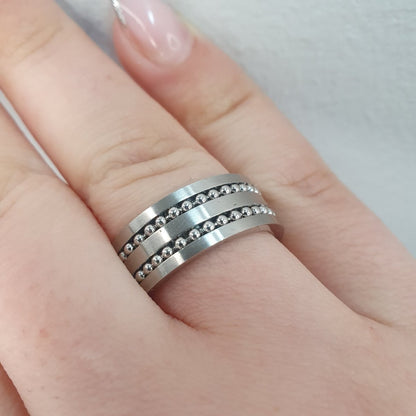 Förlovningsring matt med blanka kulor